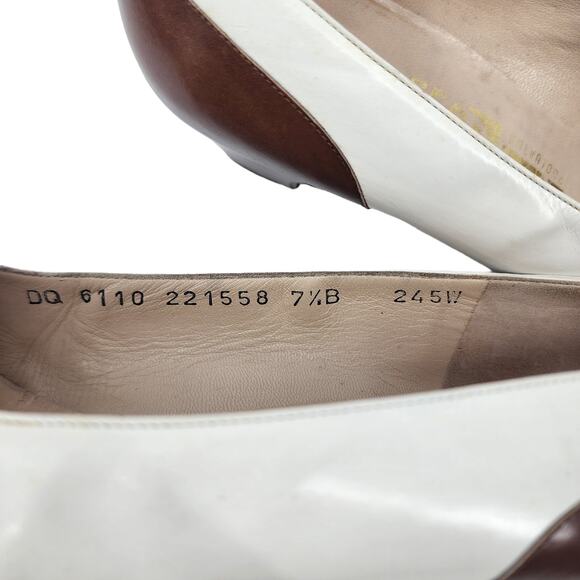 Salvatore Ferragamo Pumps Heels Shoes Slip On Wingtip White Brown Size 7.5 - Picture 5 of 6